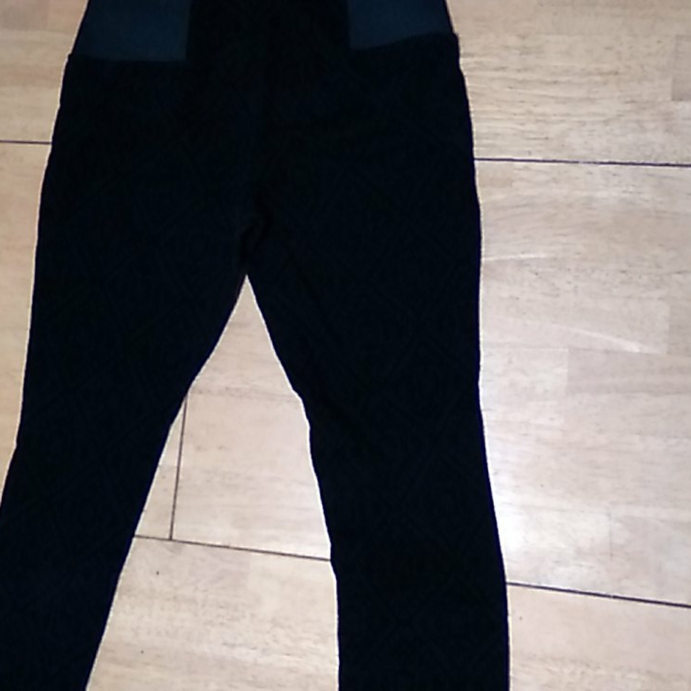 Beautifully detailed pants - Picture 3 of 11